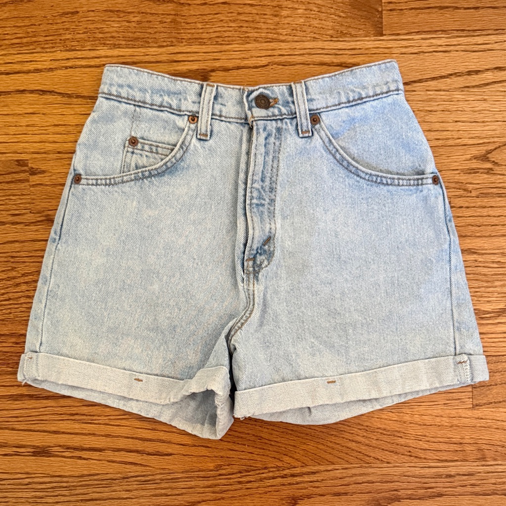 Levi 954 Light Wash Denim Shorts